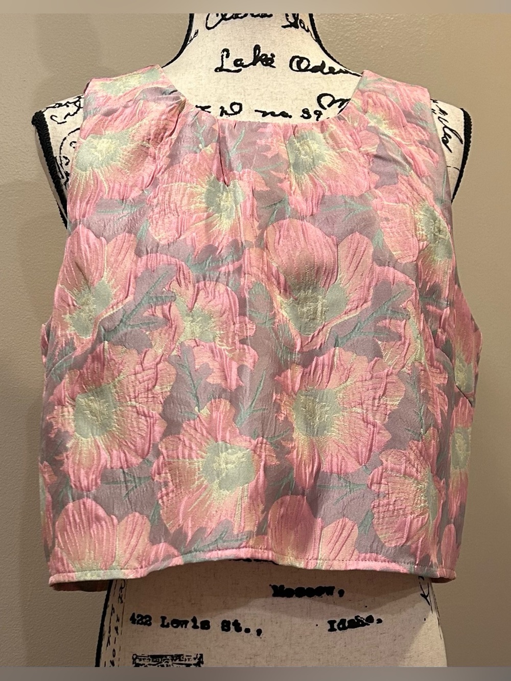 Abbey Glass Sleeveless Crop Top Pink Paradise - Picture 15 of 15